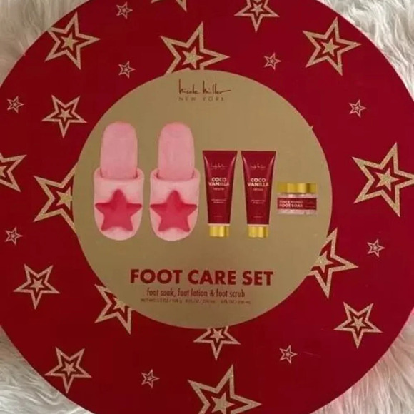 NEW Nicole Miller 4pc Foot Care Spa Gift set - Picture 1 of 4